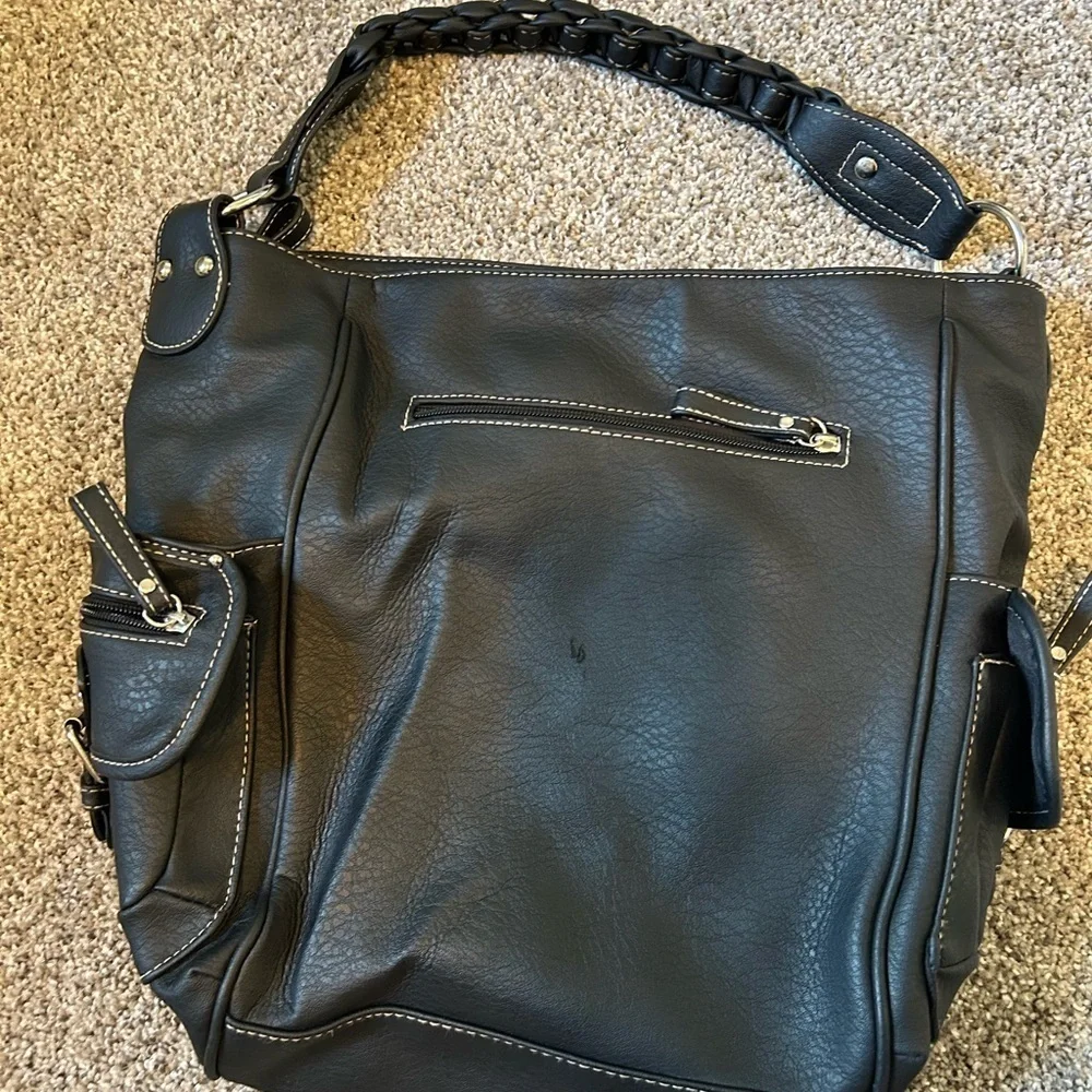 Black buckle leather Jones New York shoulder bag medium size